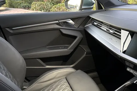 DG23BXC Audi S3 2.0 TFSI Sportback S Tronic quattro Euro 6 (s/s) 5dr Thumbnail #19