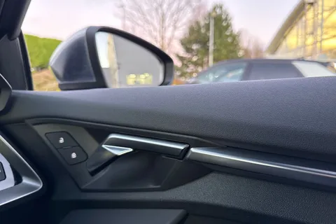 DG23BXC Audi S3 2.0 TFSI Sportback S Tronic quattro Euro 6 (s/s) 5dr Thumbnail #20