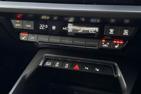 DG23BXC Audi S3 2.0 TFSI Sportback S Tronic quattro Euro 6 (s/s) 5dr Thumbnail #21