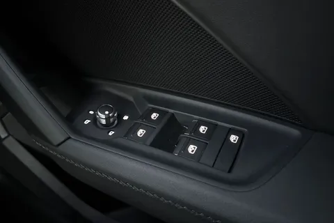 DG23BXC Audi S3 2.0 TFSI Sportback S Tronic quattro Euro 6 (s/s) 5dr Thumbnail #47