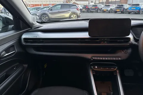 DG25PGZ Jeep Avenger 1.2 e-Hybrid Summit e-DCT Euro 6 (s/s) 5dr Thumbnail #20