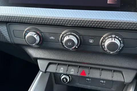 YY70YRS Audi A1 Sport 25 TFSI 95 PS 5-speed Thumbnail #22