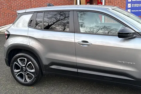 DG25PGZ Jeep Avenger 1.2 e-Hybrid Summit e-DCT Euro 6 (s/s) 5dr Thumbnail #29