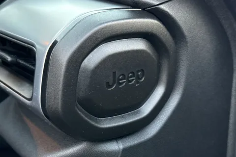 DG25PGZ Jeep Avenger 1.2 e-Hybrid Summit e-DCT Euro 6 (s/s) 5dr Thumbnail #32