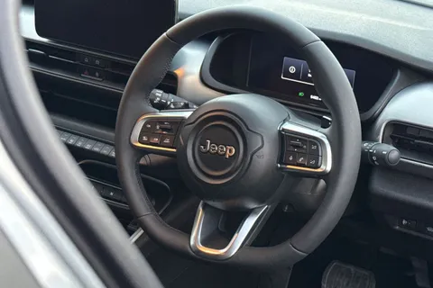 DG25PGZ Jeep Avenger 1.2 e-Hybrid Summit e-DCT Euro 6 (s/s) 5dr Thumbnail #33