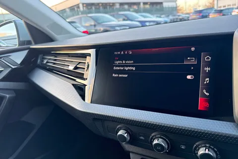 YY70YRS Audi A1 Sport 25 TFSI 95 PS 5-speed Thumbnail #36