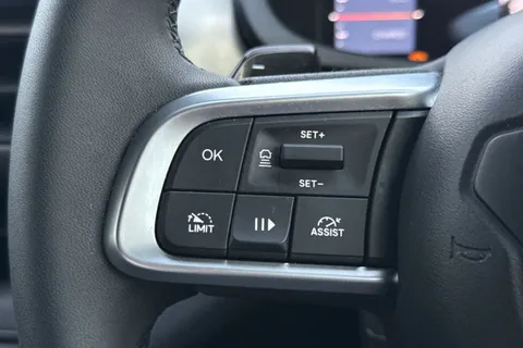 DG25PGZ Jeep Avenger 1.2 e-Hybrid Summit e-DCT Euro 6 (s/s) 5dr Thumbnail #38