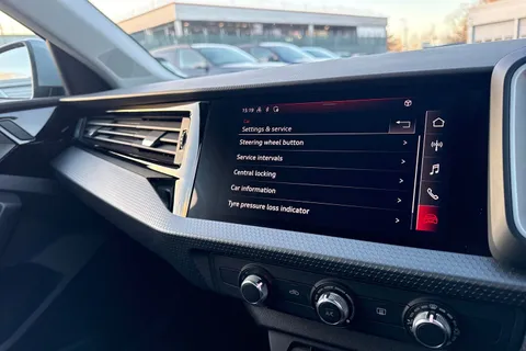 YY70YRS Audi A1 Sport 25 TFSI 95 PS 5-speed Thumbnail #38