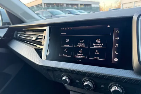 YY70YRS Audi A1 Sport 25 TFSI 95 PS 5-speed Thumbnail #40