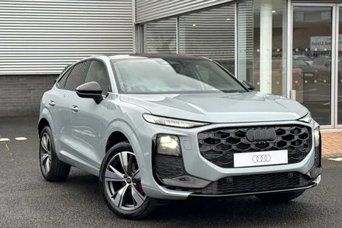  Audi Q3 1.5 TFSI Launch Edition Sportback S Tronic Euro 6 (s/s) 5dr Thumbnail #2