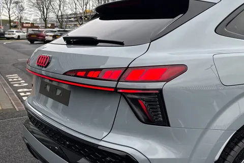  Audi Q3 1.5 TFSI Launch Edition Sportback S Tronic Euro 6 (s/s) 5dr Thumbnail #8