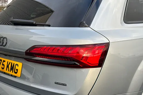 8 of 66 for Audi Q7 SUV Black Edition TDI quattro 231 PS tiptronic