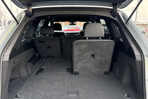 35 of 66 for Audi Q7 SUV Black Edition TDI quattro 231 PS tiptronic