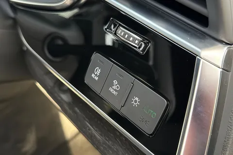 46 of 66 for Audi Q7 SUV Black Edition TDI quattro 231 PS tiptronic