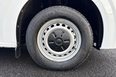 MF75FVK Volkswagen Transporter 2.0 TDI 150 Commerce Plus Van Thumbnail #6