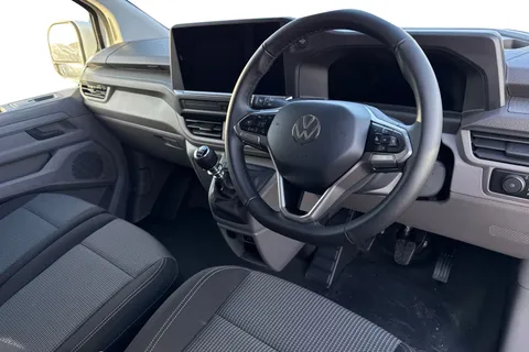 MF75FVC Volkswagen Transporter 2.0 TDI 150 Commerce Plus Van Thumbnail #8