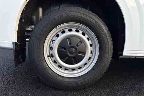 MF75FVE Volkswagen Transporter 2.0 TDI 150 Commerce Plus Van Thumbnail #6