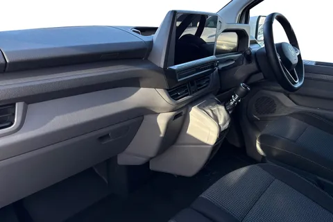 MF75FVC Volkswagen Transporter 2.0 TDI 150 Commerce Plus Van Thumbnail #9