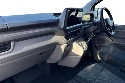 MF75FUM Volkswagen Transporter 2.0 TDI 150 Commerce Plus Van Thumbnail #8