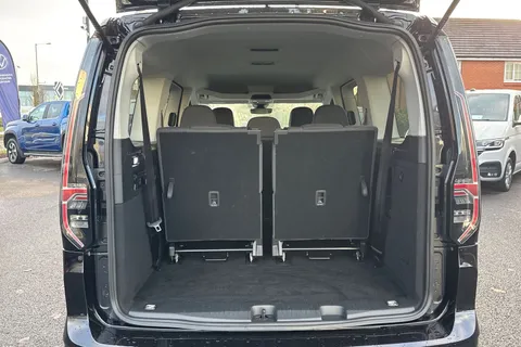 MF74OEW Volkswagen Caddy Maxi 2.0 TDI 122 Life 5dr DSG Thumbnail #9