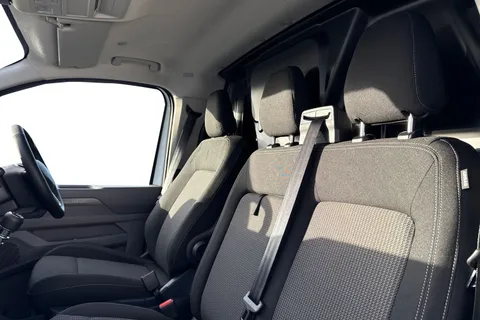 MF75FUM Volkswagen Transporter 2.0 TDI 150 Commerce Plus Van Thumbnail #10