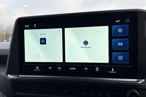 MF75FUM Volkswagen Transporter 2.0 TDI 150 Commerce Plus Van Thumbnail #11