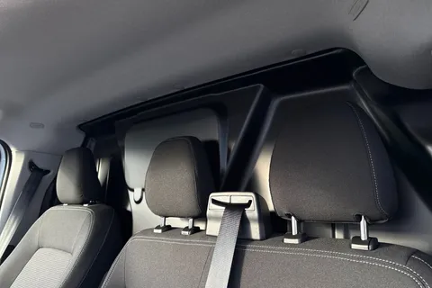 MF75FVK Volkswagen Transporter 2.0 TDI 150 Commerce Plus Van Thumbnail #13