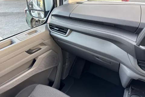 MF75FUM Volkswagen Transporter 2.0 TDI 150 Commerce Plus Van Thumbnail #14