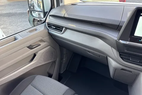 MF75FVK Volkswagen Transporter 2.0 TDI 150 Commerce Plus Van Thumbnail #14