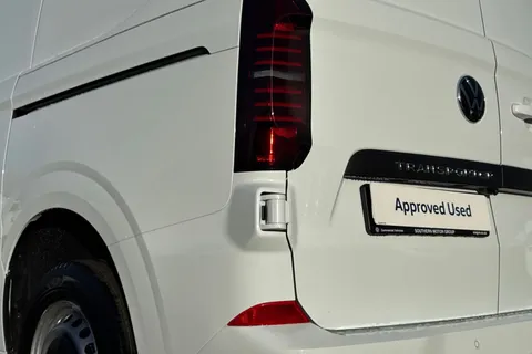 MF75FUM Volkswagen Transporter 2.0 TDI 150 Commerce Plus Van Thumbnail #15