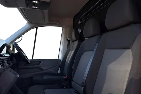 DF75ZRD Volkswagen Crafter CR35 Panel van Commerce Plus MWB 163 PS 2.0 TDI 8sp Auto RWD - Nav/Low Roof Thumbnail #15