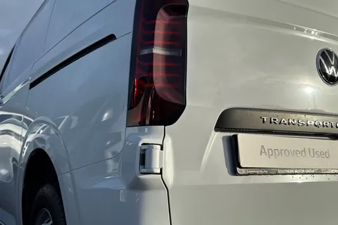 MF75FVK Volkswagen Transporter 2.0 TDI 150 Commerce Plus Van Thumbnail #15