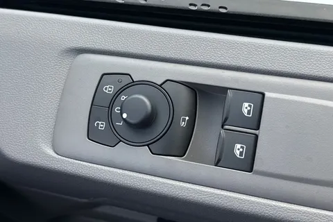 MF75FVC Volkswagen Transporter 2.0 TDI 150 Commerce Plus Van Thumbnail #18