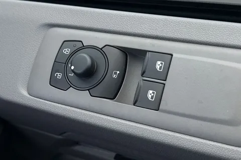 MF75FUV Volkswagen Transporter 2.0 TDI 150 Commerce Plus Van Thumbnail #17