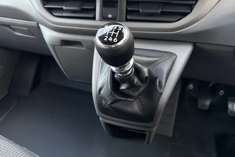 MF75FUV Volkswagen Transporter 2.0 TDI 150 Commerce Plus Van Thumbnail #19