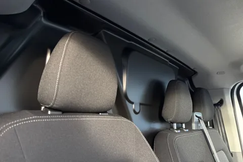 MF75FVK Volkswagen Transporter 2.0 TDI 150 Commerce Plus Van Thumbnail #20