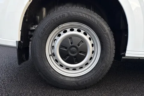 MF75FUM Volkswagen Transporter 2.0 TDI 150 Commerce Plus Van Thumbnail #21