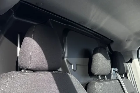 MF75FVE Volkswagen Transporter 2.0 TDI 150 Commerce Plus Van Thumbnail #20