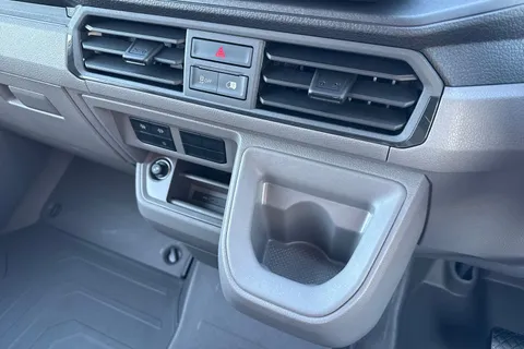 DF75ZRD Volkswagen Crafter CR35 Panel van Commerce Plus MWB 163 PS 2.0 TDI 8sp Auto RWD - Nav/Low Roof Thumbnail #22