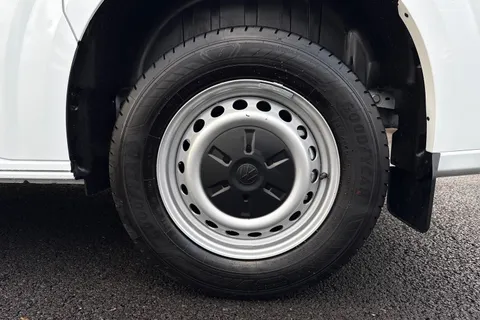 MF75FVK Volkswagen Transporter 2.0 TDI 150 Commerce Plus Van Thumbnail #23