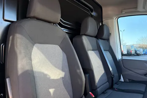 DF75ZRD Volkswagen Crafter CR35 Panel van Commerce Plus MWB 163 PS 2.0 TDI 8sp Auto RWD - Nav/Low Roof Thumbnail #23