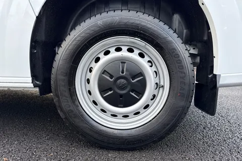 MF75FVE Volkswagen Transporter 2.0 TDI 150 Commerce Plus Van Thumbnail #22