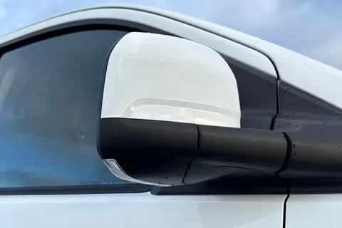 MF75FVK Volkswagen Transporter 2.0 TDI 150 Commerce Plus Van Thumbnail #24