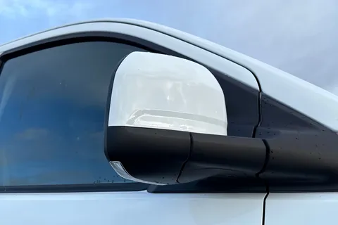 MF75FVC Volkswagen Transporter 2.0 TDI 150 Commerce Plus Van Thumbnail #27