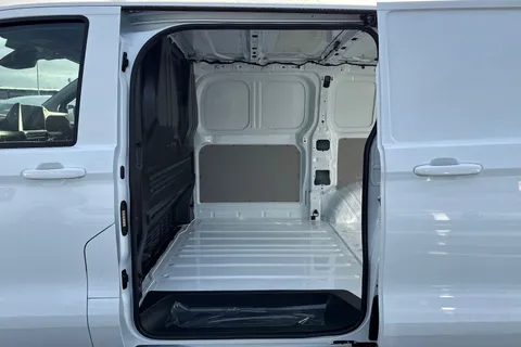 MF75FVC Volkswagen Transporter 2.0 TDI 150 Commerce Plus Van Thumbnail #29