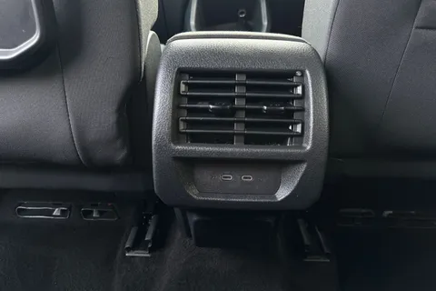 MF74OEW Volkswagen Caddy Maxi 2.0 TDI 122 Life 5dr DSG Thumbnail #28