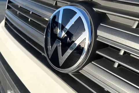 DF75ZRD Volkswagen Crafter CR35 Panel van Commerce Plus MWB 163 PS 2.0 TDI 8sp Auto RWD - Nav/Low Roof Thumbnail #28