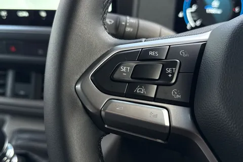 MF75FUM Volkswagen Transporter 2.0 TDI 150 Commerce Plus Van Thumbnail #31