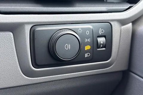 MF75FUV Volkswagen Transporter 2.0 TDI 150 Commerce Plus Van Thumbnail #32