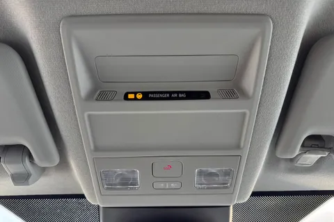 MF75FUM Volkswagen Transporter 2.0 TDI 150 Commerce Plus Van Thumbnail #36